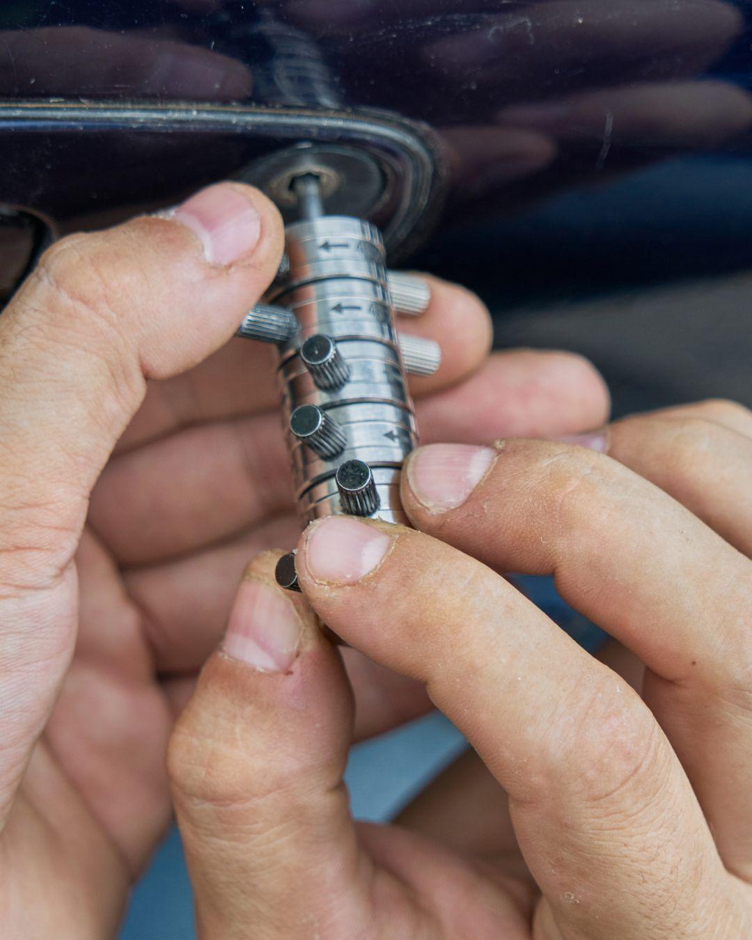 Schlüsselloser Entriegelungsdienst für Autos