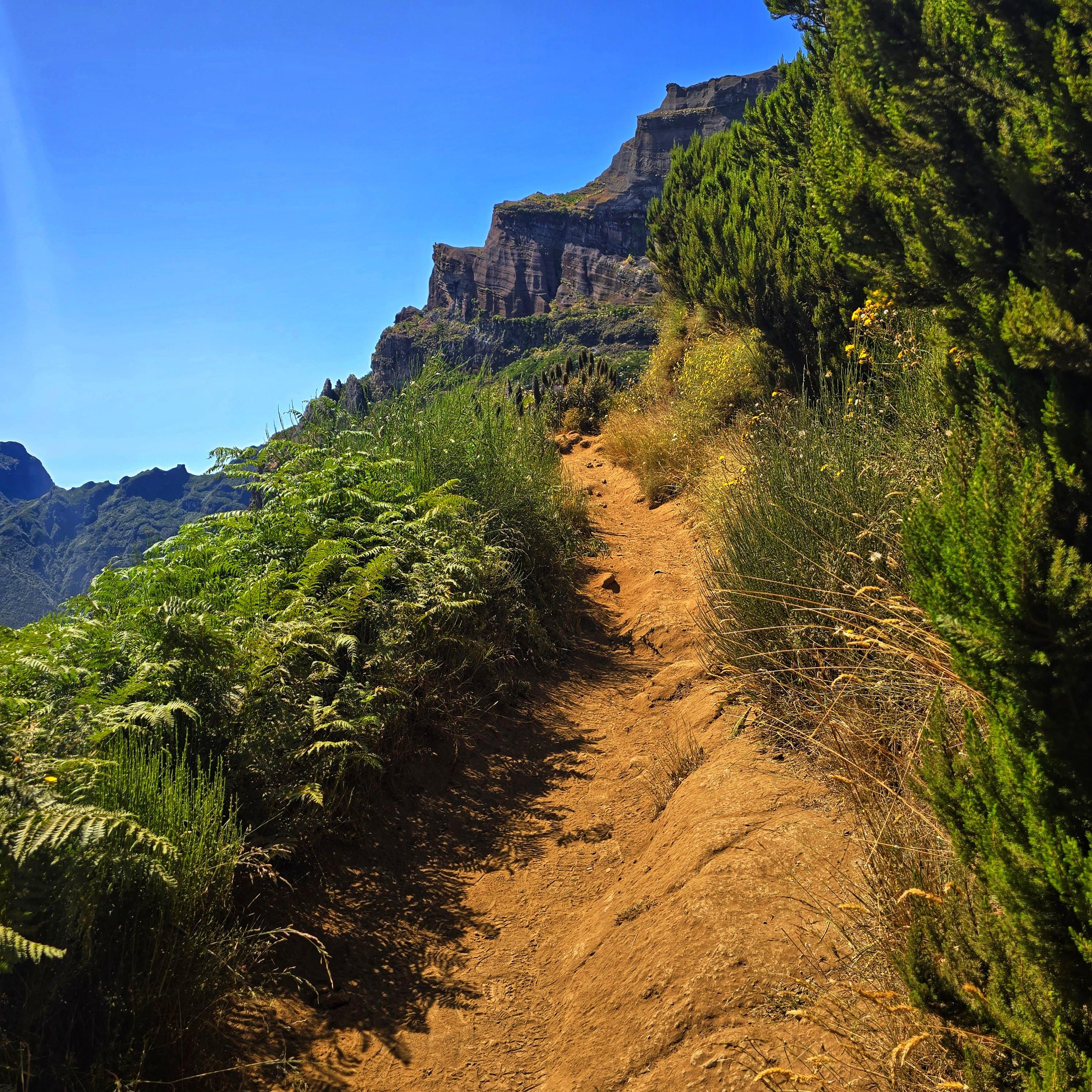 Sunrise Hike Pico do Arieiro to Pico Ruivo