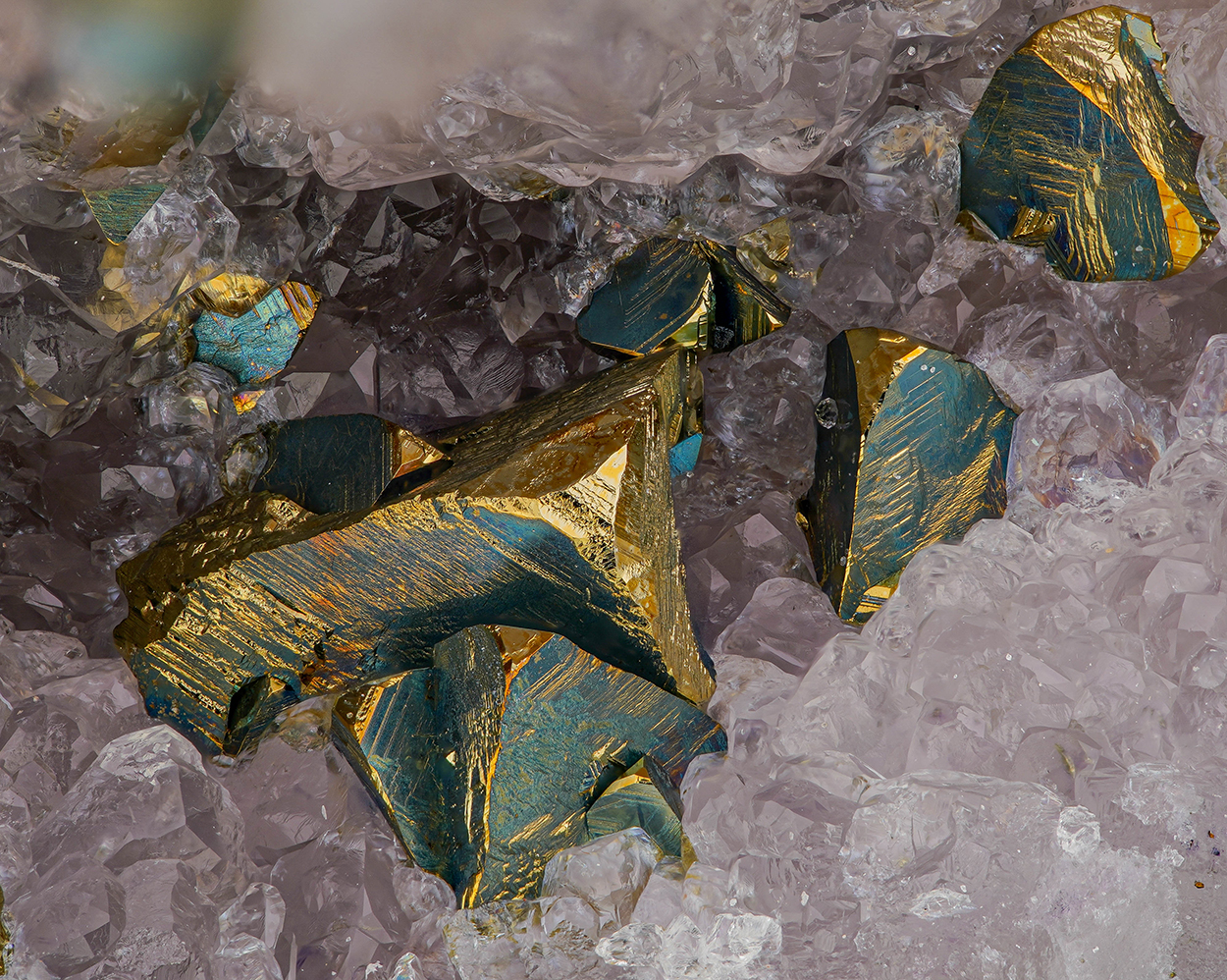 Chalcopyrite and fluorite - Detzeln