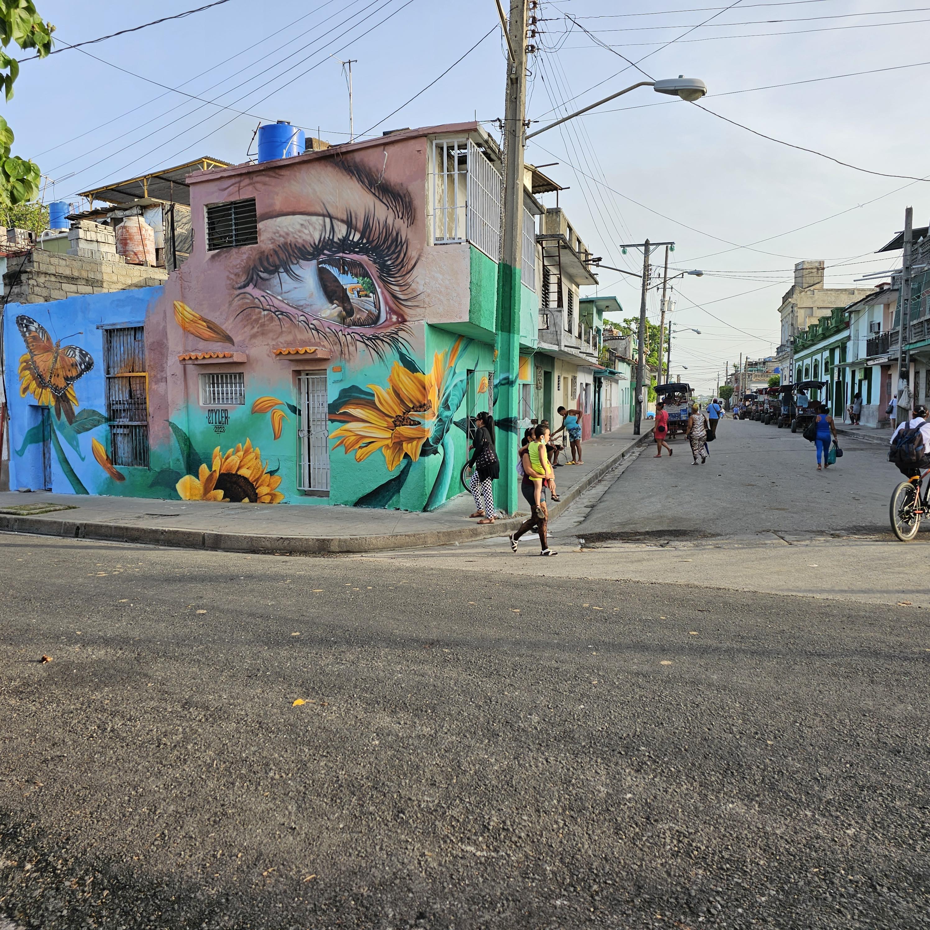 Styler, artista português, está em Cuba a transformar edifício de Cienfuegos